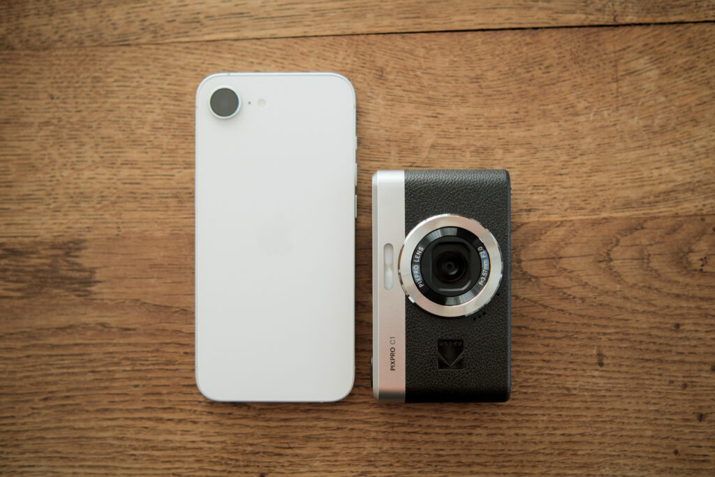 KODAK PIXPRO C1とiPhone16e